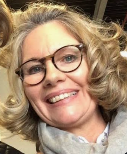Andrea, 55